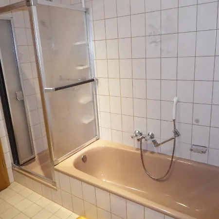 nette Ferienwohnung im Grünen mit Südterrasse Idstein Exterior foto