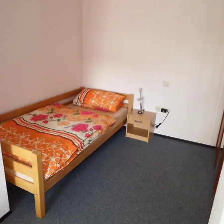 nette Ferienwohnung im Grünen mit Südterrasse Idstein Exterior foto